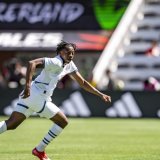Johan Manzambi va fêter sa première titularisation avec l'équipe de Suisse mardi à Nashville. KEYSTONE/JEAN-CHRISTOPHE BOTT